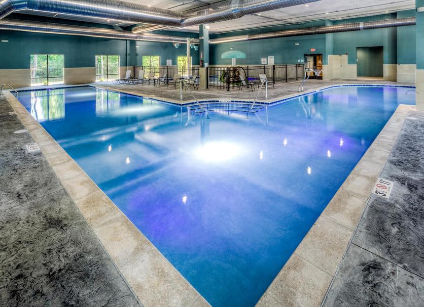 Holiday Inn Express & Suites Cleveland West