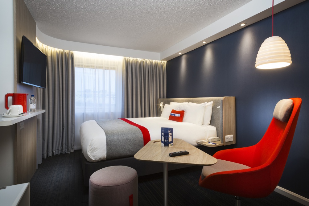 Holiday Inn Express unveils smart technology